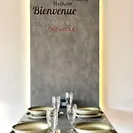 2 Min De La Plage, Parking, Terrasse & Wifi!