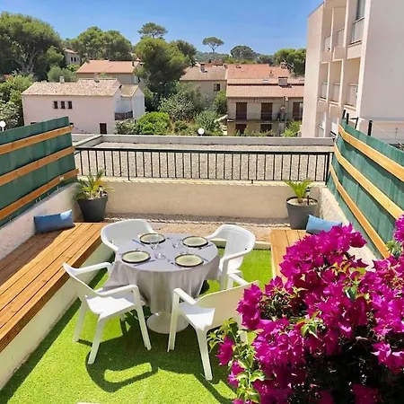 2 Min De La Plage, Parking, Terrasse & Wifi!