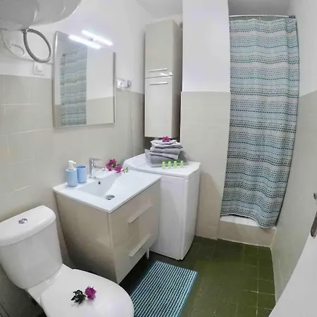 아파트 2 Min De La Plage, Parking, Terrasse & Wifi! 식스포즈레스플라지스